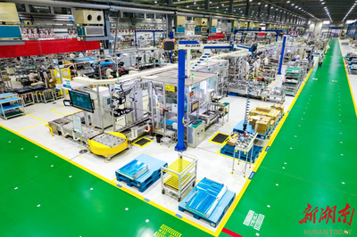 聚焦軌博會(huì)①丨超級(jí)工廠“智造”動(dòng)車(chē)“大腦” 計(jì)算機(jī)網(wǎng)絡(luò)信息咨詢?nèi)绾悟?qū)動(dòng)軌道交通智能化